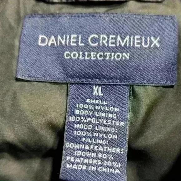 Feather Down Black Puffer Vest - Picture 4 of 4